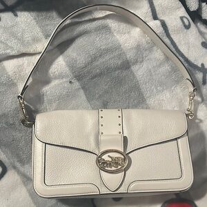 Elegant Cream Leather Shoulder Bag